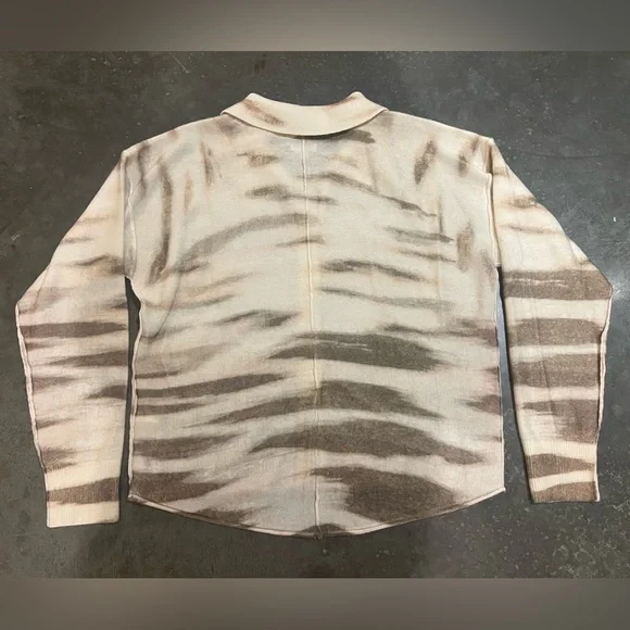 Patterned 100% Cashmere Button-Up Shirt - Picture 2 of 3